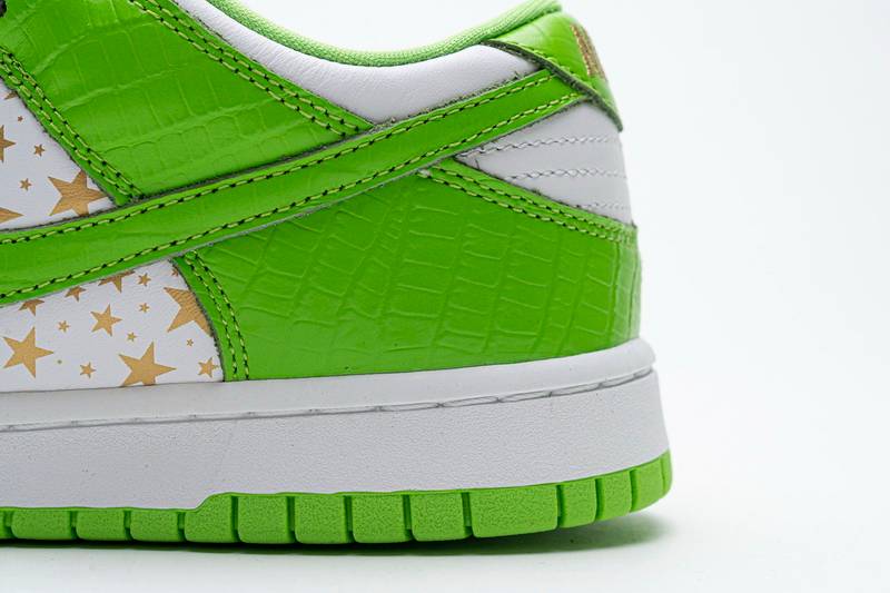 nike sb dunk low S*p*e green stars