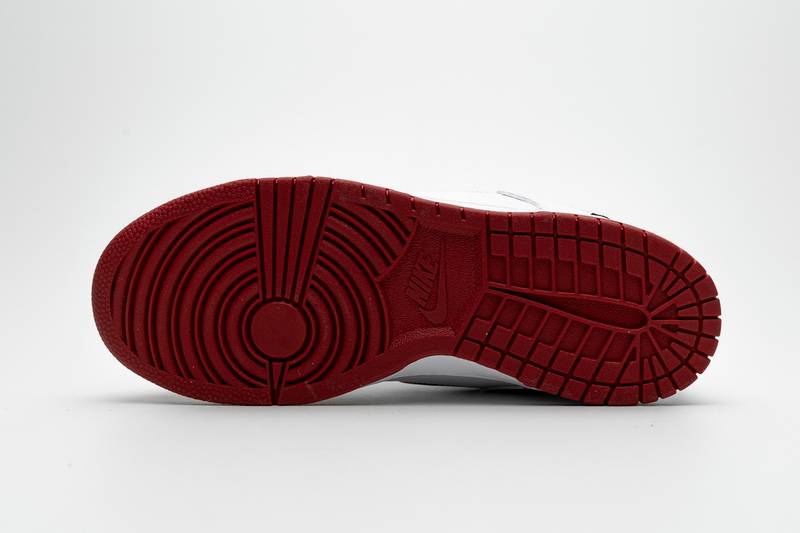 nike sb dunk low S*p*e white red