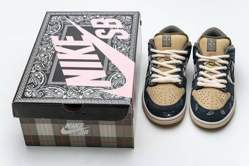Nike SB Dunk Low Travis Scott