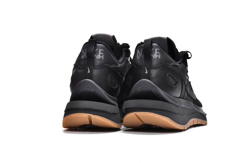 Nike Vaporwaffle sacai Black Gum