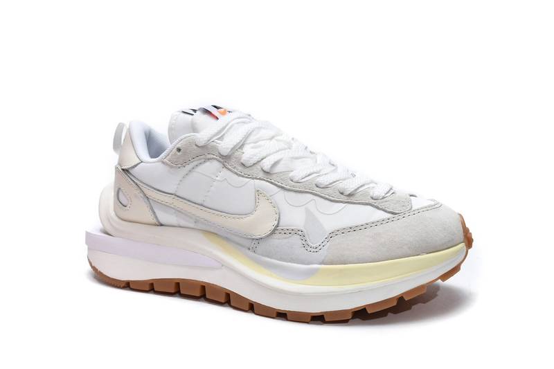 Nike Vaporwaffle sacai Sail Gum