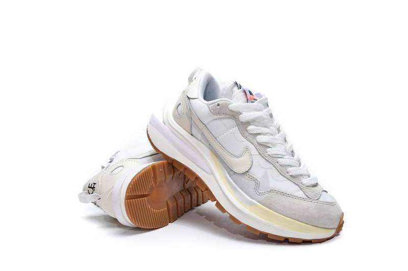 Nike Vaporwaffle sacai Sail Gum
