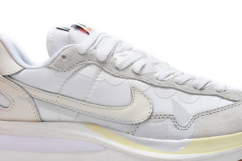 Nike Vaporwaffle sacai Sail Gum