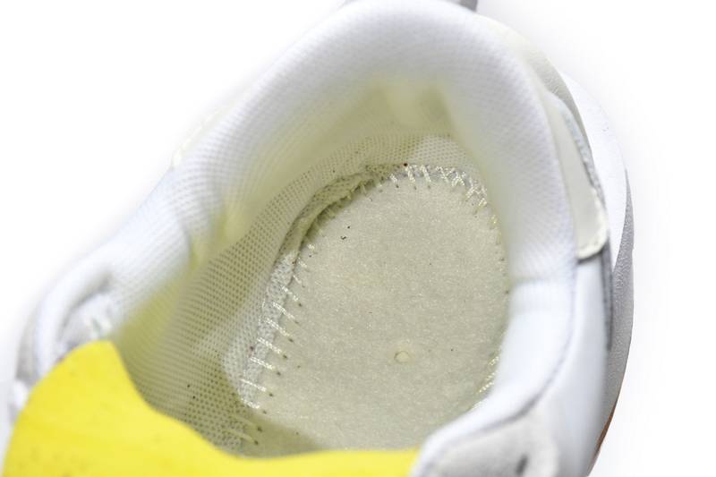 Nike Vaporwaffle sacai Sail Gum