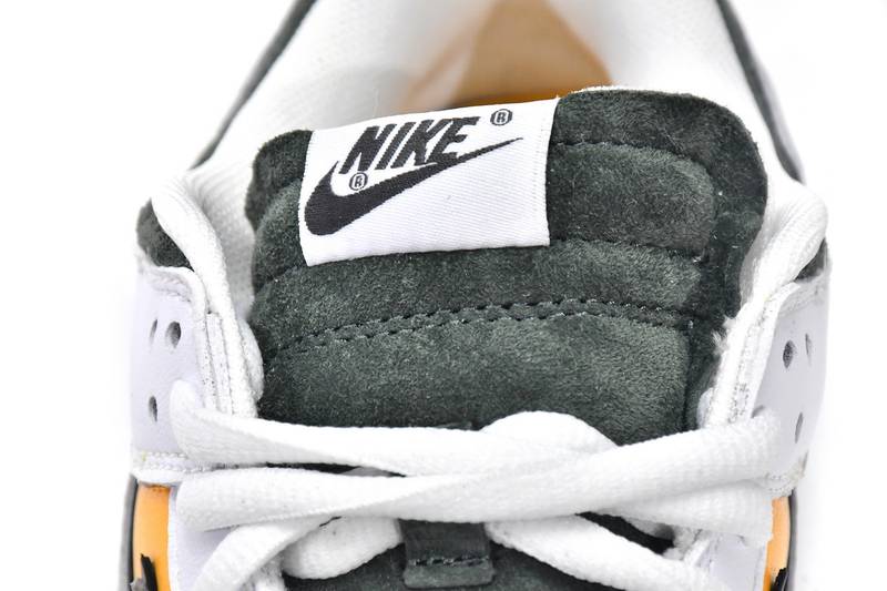 Otomo Katsuhiro x Nike SB Dunk Low Pro Kobe