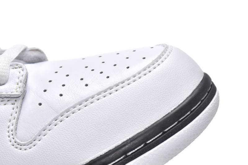 Otomo Katsuhiro x Nike SB Dunk Low Pro Kobe