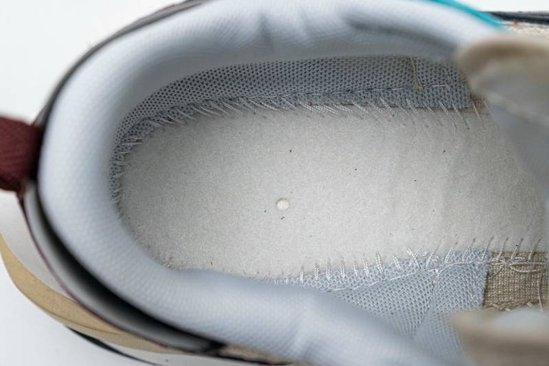 Sacai x Nike Pegasua Vaporfly String Black Villain Red