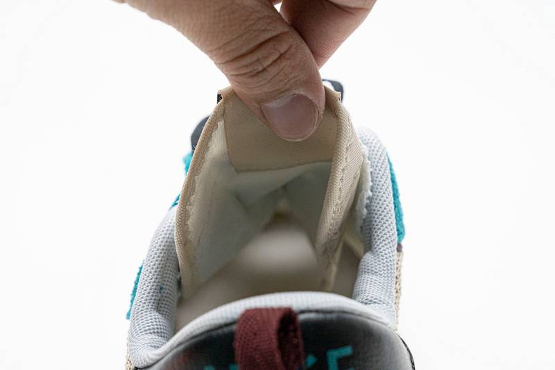 Sacai x Nike Pegasua Vaporfly String Black Villain Red