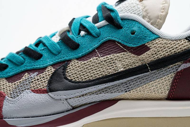 Sacai x Nike Pegasua Vaporfly String Black Villain Red