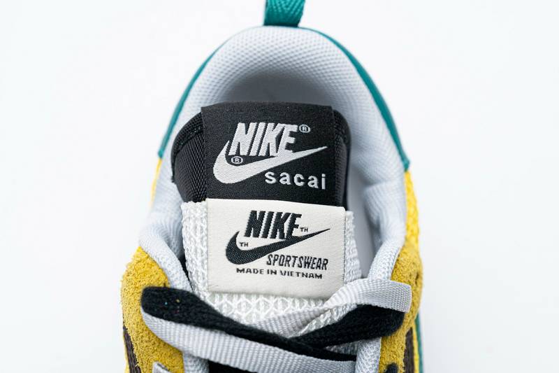Sacai x Nike Pegasua Vaporfly Yellow Green