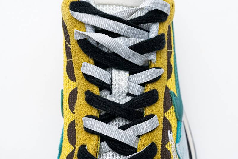 Sacai x Nike Pegasua Vaporfly Yellow Green