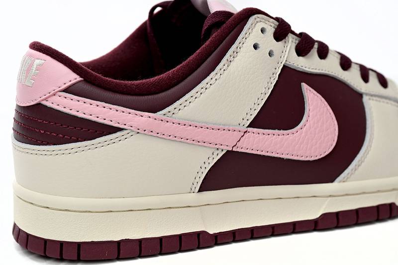 Nike Dunk Low Retro PRM Valentine’s Day (2023)
