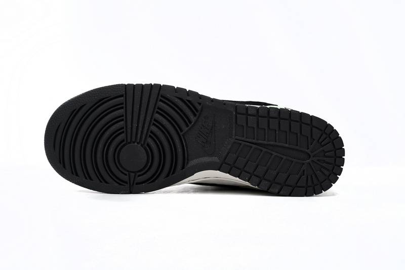 Travis Scott x PlayStation x Nike Dunk Low ”PS5″