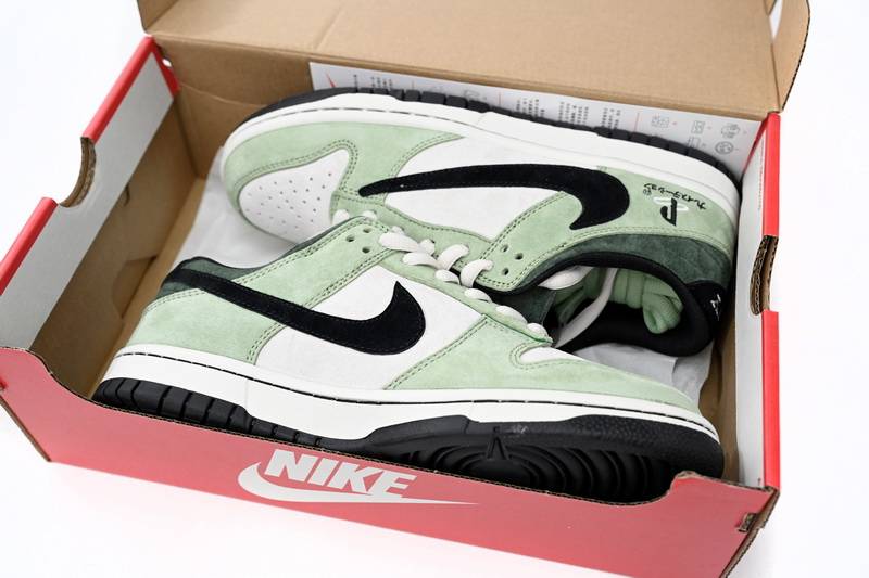 Travis Scott x PlayStation x Nike Dunk Low ”PS5″