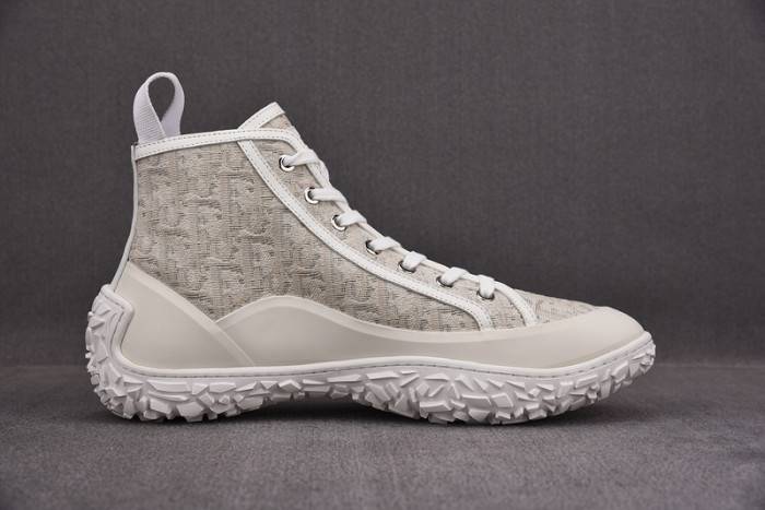 D10R B28 Oblique High Top Sneaker