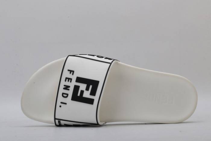 FEND1 SLIPPERS