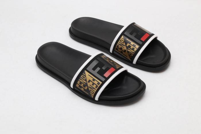 FEND1 SLIPPERS