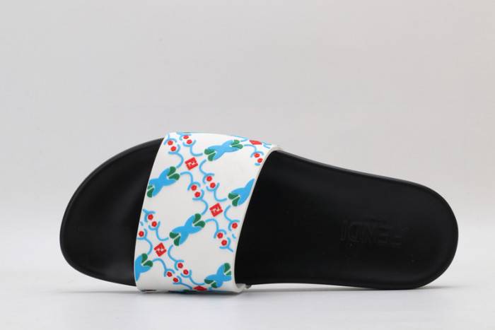 FEND1 SLIPPERS