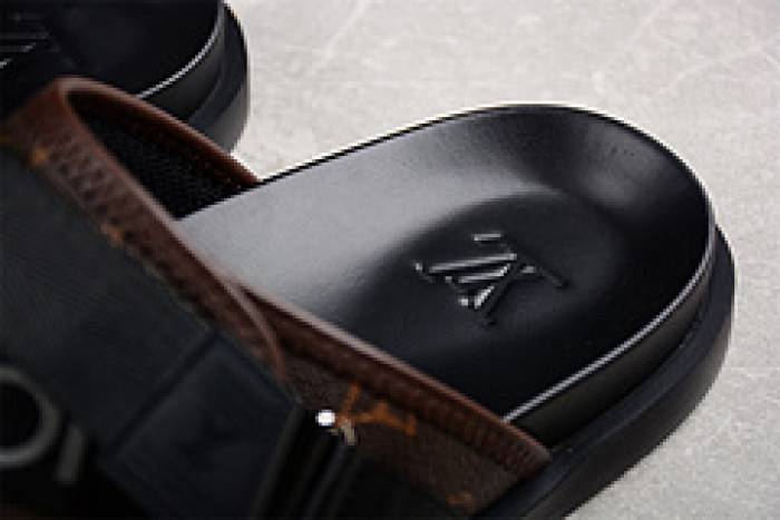 Loui Vuitto SLIPPERS