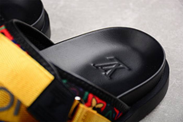 Loui Vuitto SLIPPERS