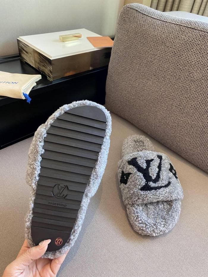Loui Vuitto SLIPPERS