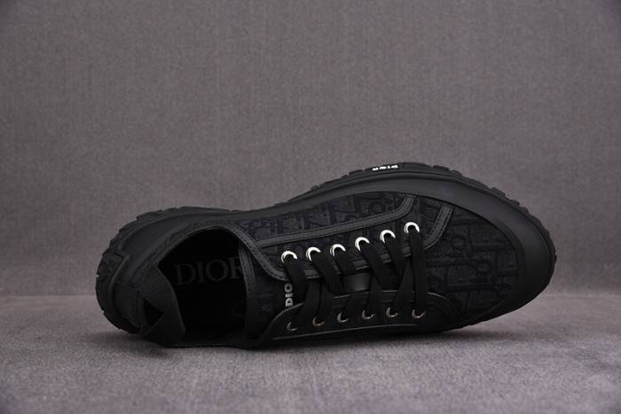 D10R B28 Oblique LOW Top Sneaker