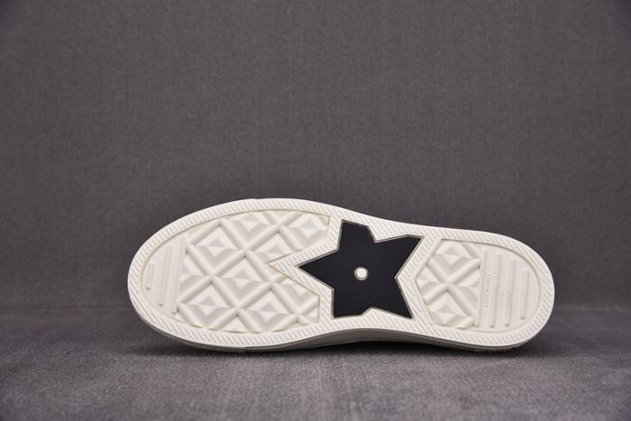 D10R B23 Oblique LOW Top Sneaker