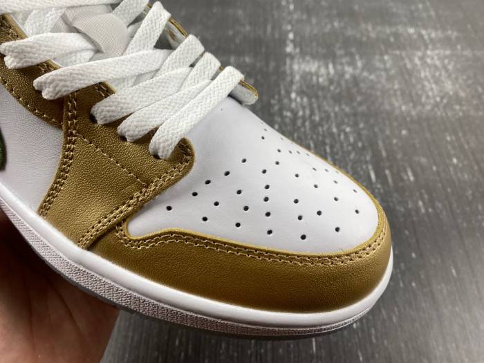 Air Jordan 1 Low SE “Year of the Dragon”FQ6593-100