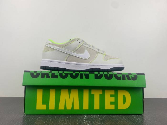Nike Dunk Low University of Oregon PE (2023)FQ7260-001