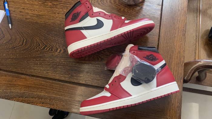 Air Jordan 1 High OG “Chicago Reimagined” DZ5485-612
