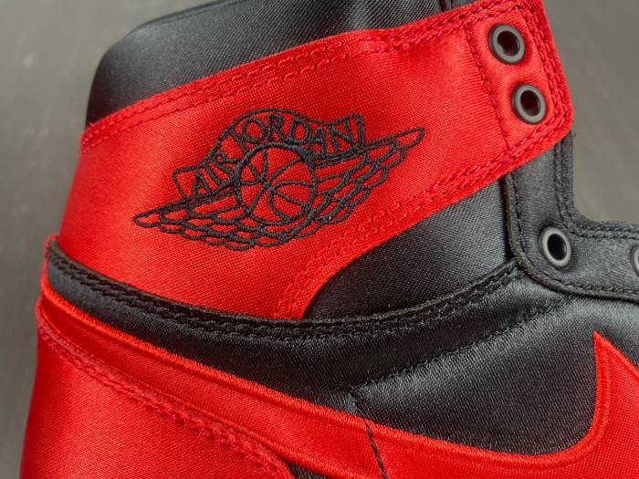 Air Jordan 1 High OG WMNS “Satin Bred”FD4810-061