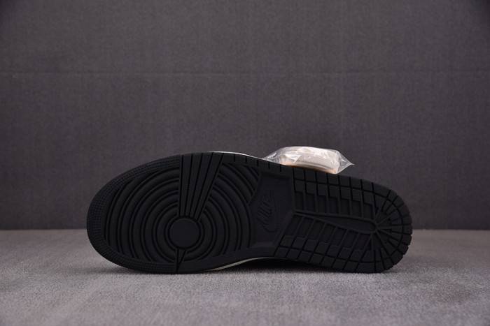 Air Jordan 1 Low OG “Mocha” CZ0790-102