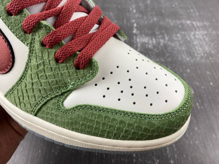 Air Jordan 1 Low OG “Year of the Dragon”241251513
