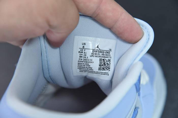 Air Jordan 1 Low SE Mighty SWH DM5442-040