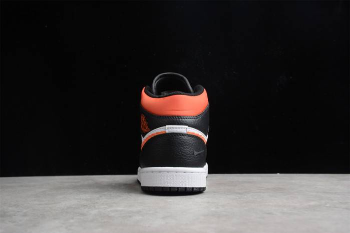 Air Jordan 1 Mid ‘Zig Zag SWH’ – DN4929-100