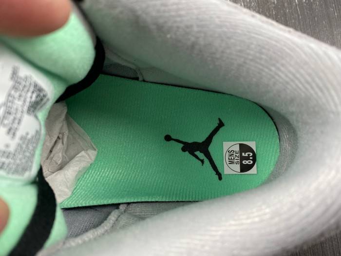 Air Jordan 3 “Green Glow CT8532-031