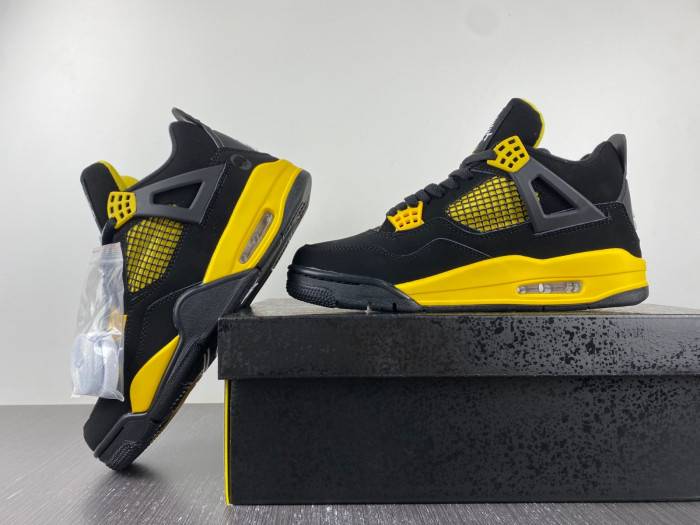 Air Jordan 4 Thunder 2023
