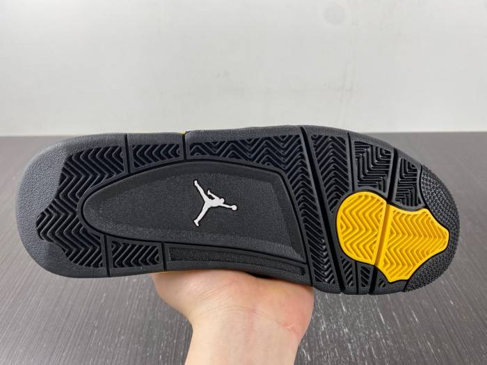 Air Jordan 4 Thunder 2023