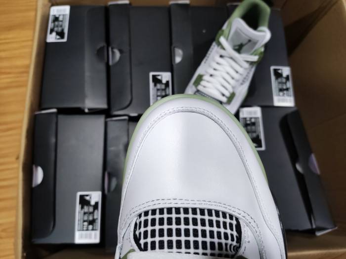 Air Jordan 4 WMNS “Oil Green” AQ9129-103