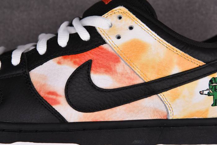 Dunk SB Low ‘Tie-Dye Raygun – Black’ – Nike – BQ6832-001