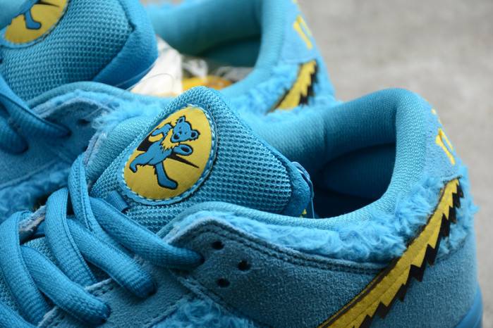 Grateful Dead Nike SB Dunk Low Blue Bear CJ5378-400