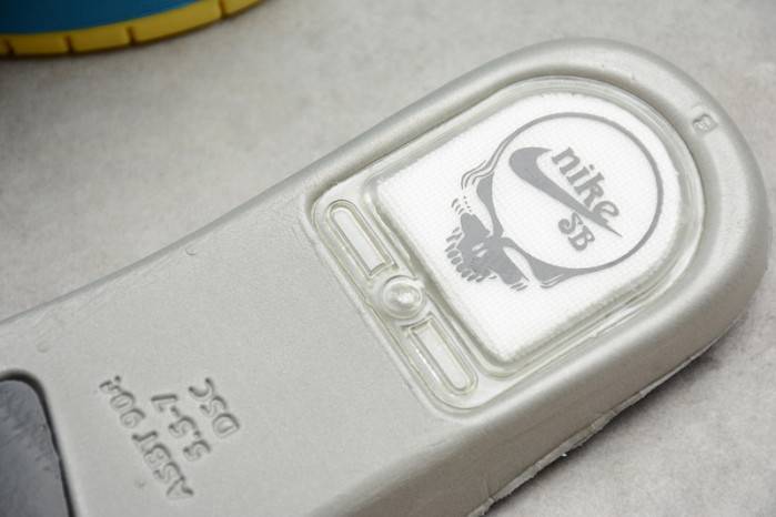 Grateful Dead Nike SB Dunk Low Blue Bear CJ5378-400