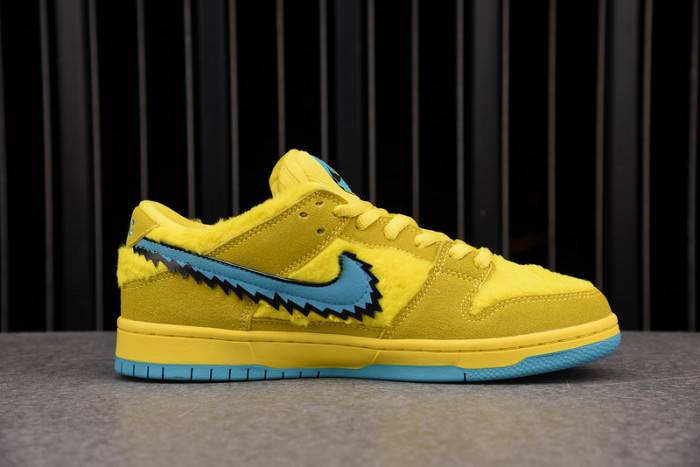 Grateful Dead x Nike SB Dunk Low Yellow Bear CJ5378-700