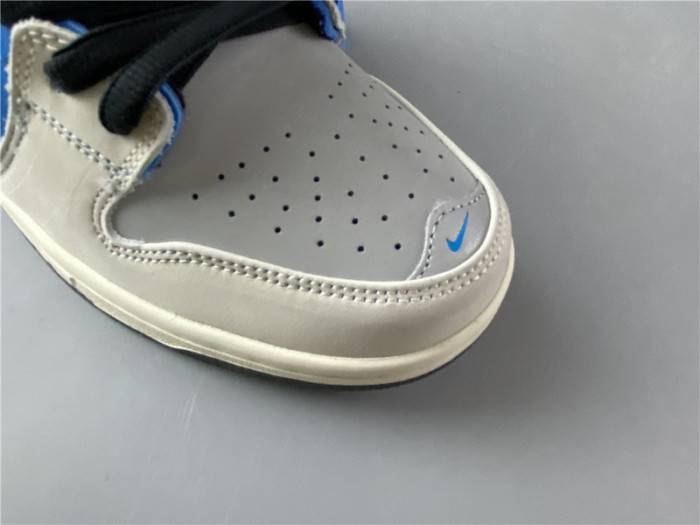 Instant Skateboard x Nike Dunk SB Low CZ5128-400