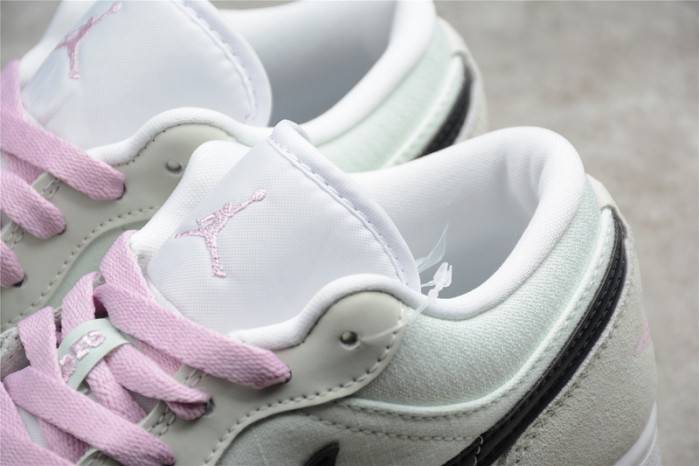 Jordan 1 Low Se Barely Green (W) CZ0776-300