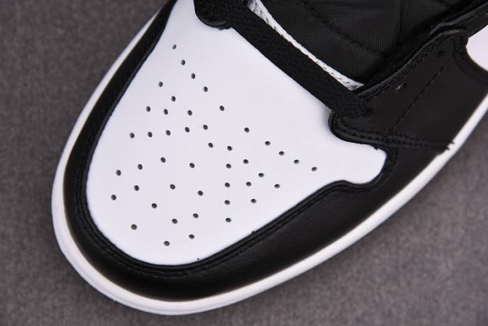 Jordan 1 Mid White Black Royal – 554724-140