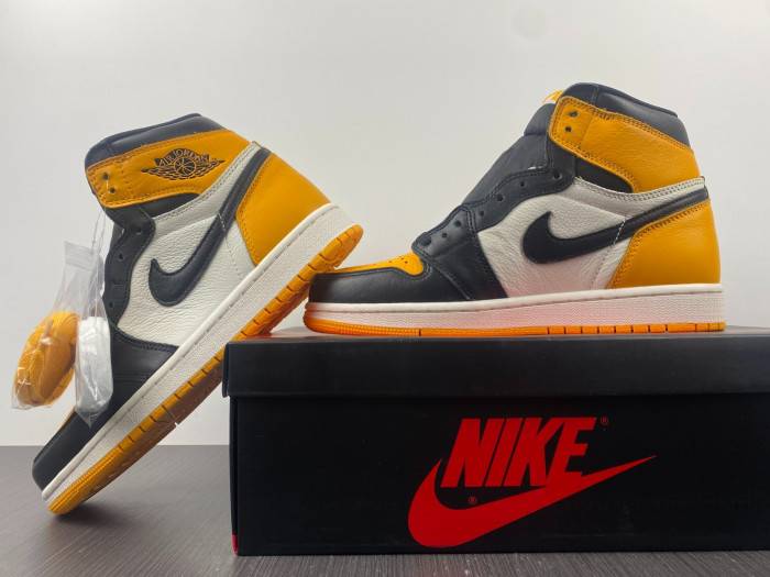 Jordan 1 Retro High OG Taxi 555088-711
