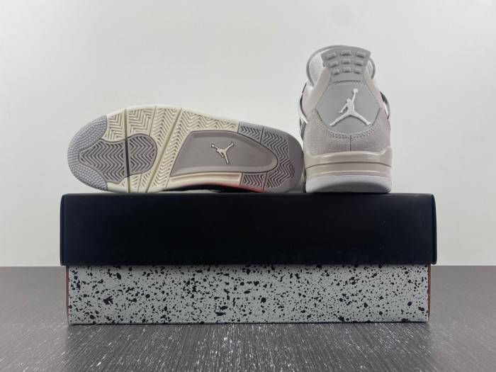 Jordan 4 Retro Frozen Moments AQ9129-001
