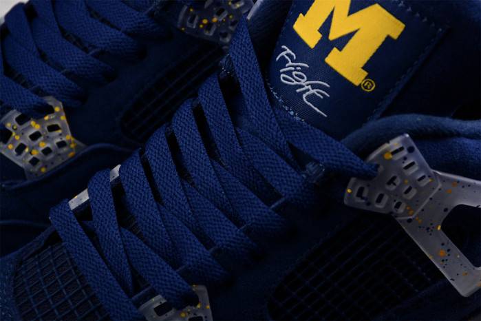Jordan 4 Retro Michigan (PE)AJ4 1036660