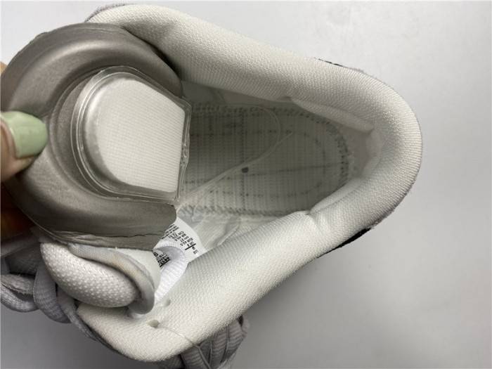 NIKE SB DUNK LOW X D10R